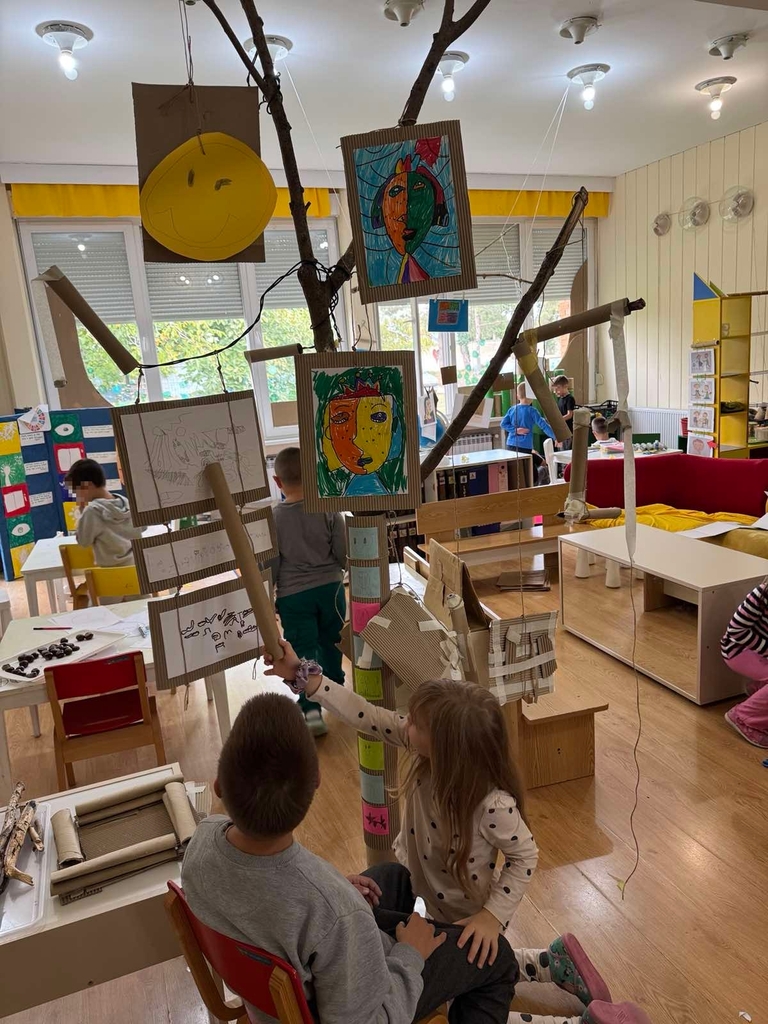 JPEG 20251011 001208 6340012636651534112